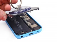 The internal battery in an iPhone is not easy to replace without special tools. Ask your phone service provider to replace the battery.